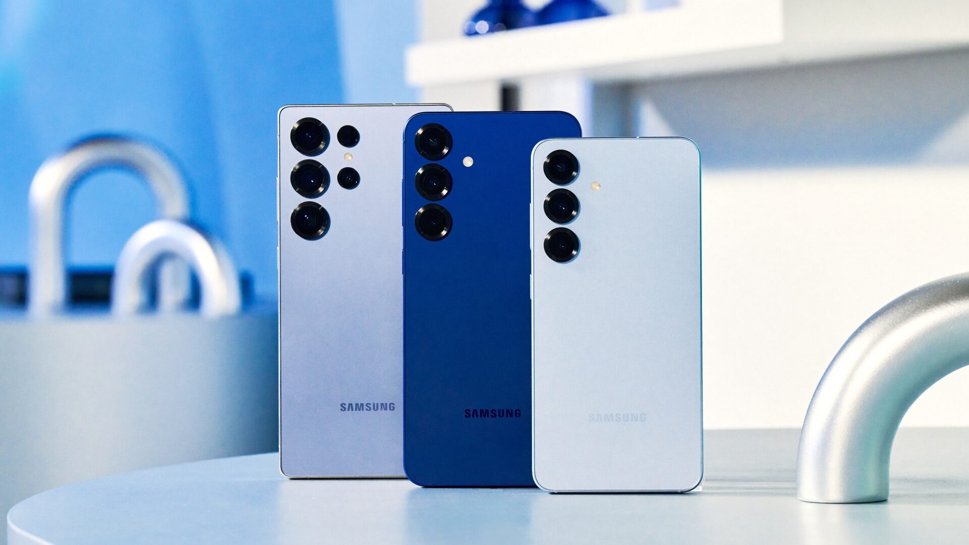 Samsung Galaxy S25 Icy Blue S25 Plus Navy S25 Ultra Titanium Silver Blue Rear Lifestyle